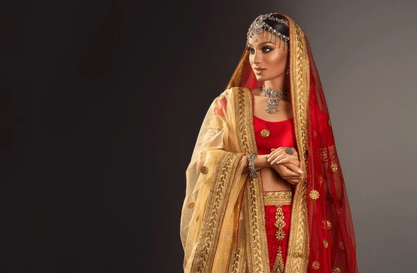 साड़ी: ऑनलाइन खरीदारी के फायदे और ऐप्स की सूची